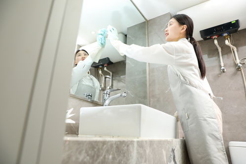 衛(wèi)生間清潔整理保潔服務(wù)女性人物攝影圖 攝影